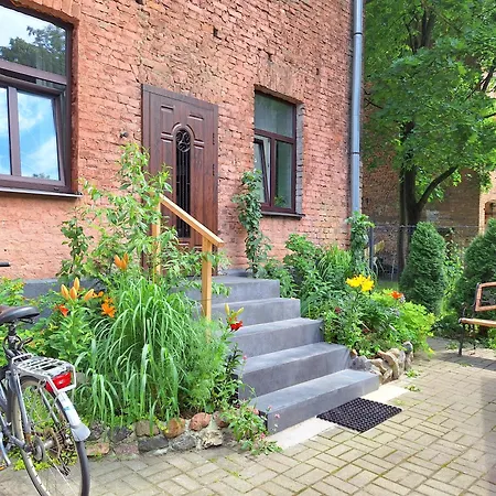 Newly Made With Private Entrance - 1st Floor *