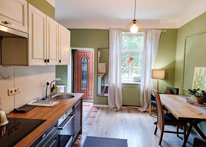 Apartment Newly Made With Private Entrance - 1st Floor *