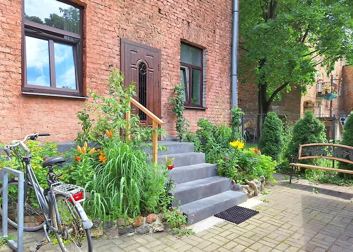 Newly Made With Private Entrance - 1st Floor *