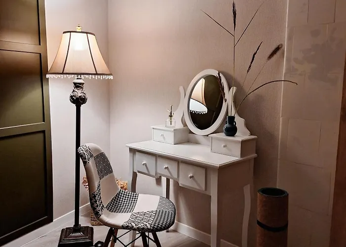 Newly Made With Private Entrance - 1st Floor