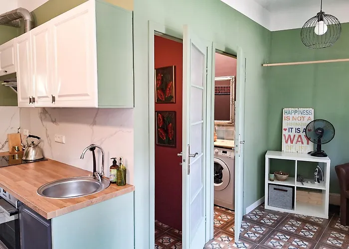 Newly Made With Private Entrance - 1st Floor Апартаменты *